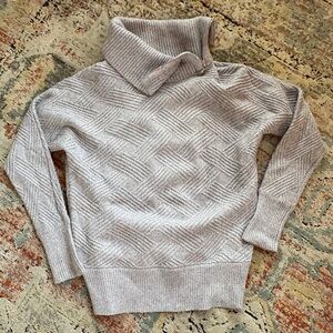 Woman’s Grey White House Black Market Soft Sweater L Large